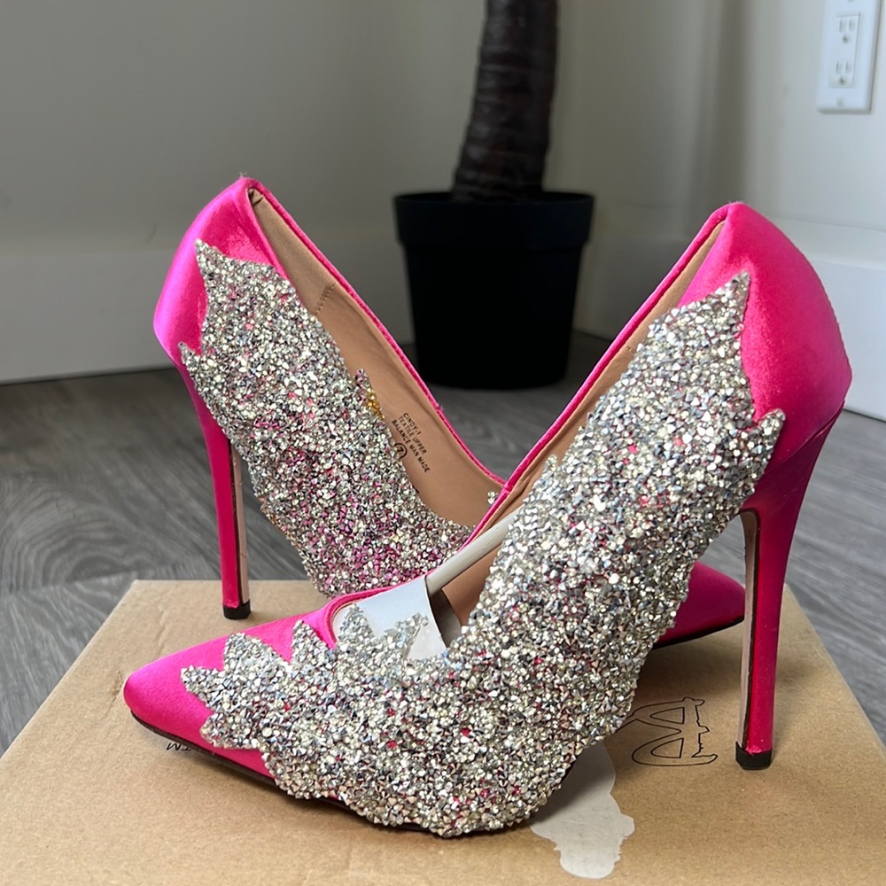 Brand new, Beautiful Pink Cindy